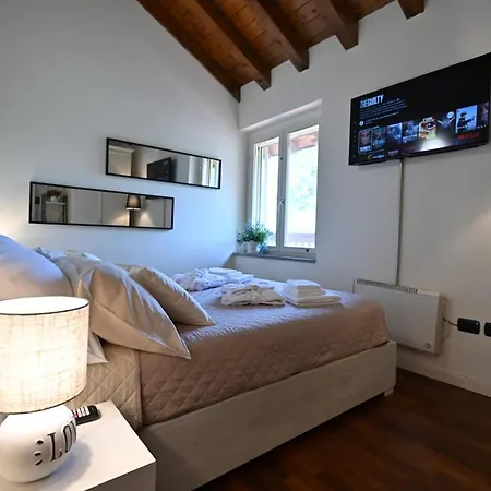 Aura Loving Con 4 Posti Letto, Cucina Completa, Terrazzo Ed Un Grande Parco Verde דירה *