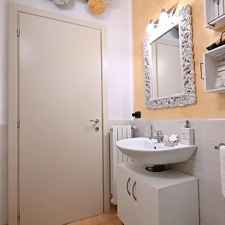 Aura Loving Con 4 Posti Letto, Cucina Completa, Terrazzo Ed Un Grande Parco Verde Serravalle d'Asti