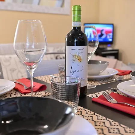Aura Loving Con 4 Posti Letto, Cucina Completa, Terrazzo Ed Un Grande Parco Verde דירה *