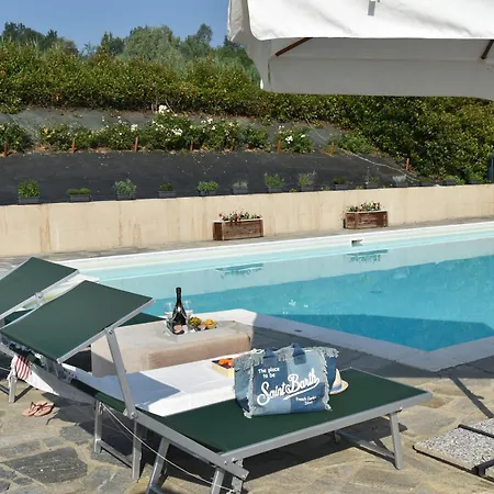 Aura Loving Con 4 Posti Letto, Cucina Completa, Terrazzo Ed Un Grande Parco Verde דירה Serravalle d'Asti