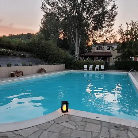 Aura Loving Con 4 Posti Letto, Cucina Completa, Terrazzo Ed Un Grande Parco Verde Daire Serravalle d'Asti