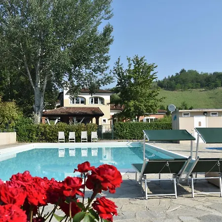 Aura Loving Con 4 Posti Letto, Cucina Completa, Terrazzo Ed Un Grande Parco Verde Daire Serravalle d'Asti