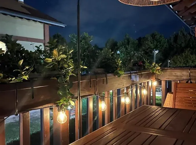 Apartment Aura Loving Con 4 Posti Letto, Cucina Completa, Terrazzo Ed Un Grande Parco Verde